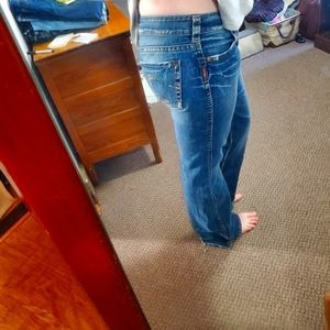 Low-rise jeans